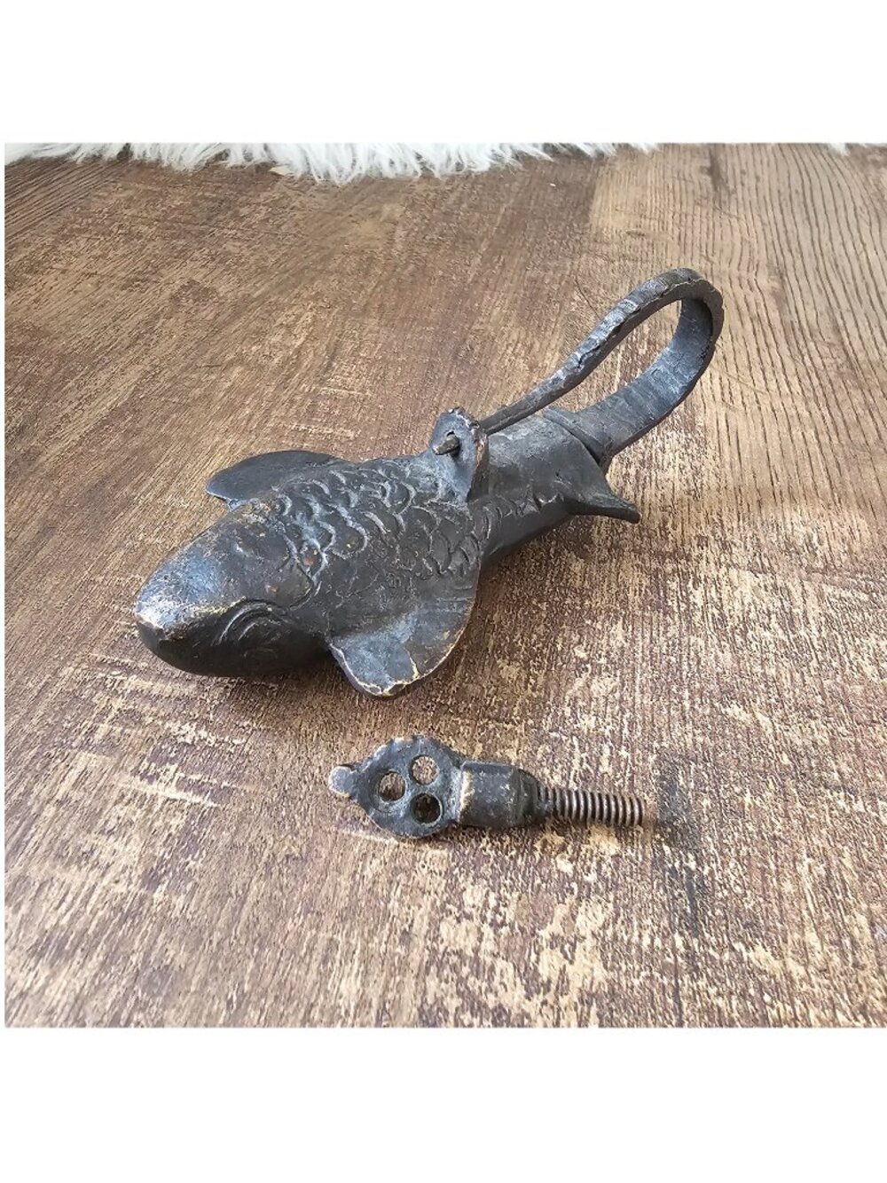 Vintage Fine Brass Fish Shape Screw System Padlock Lock with Key